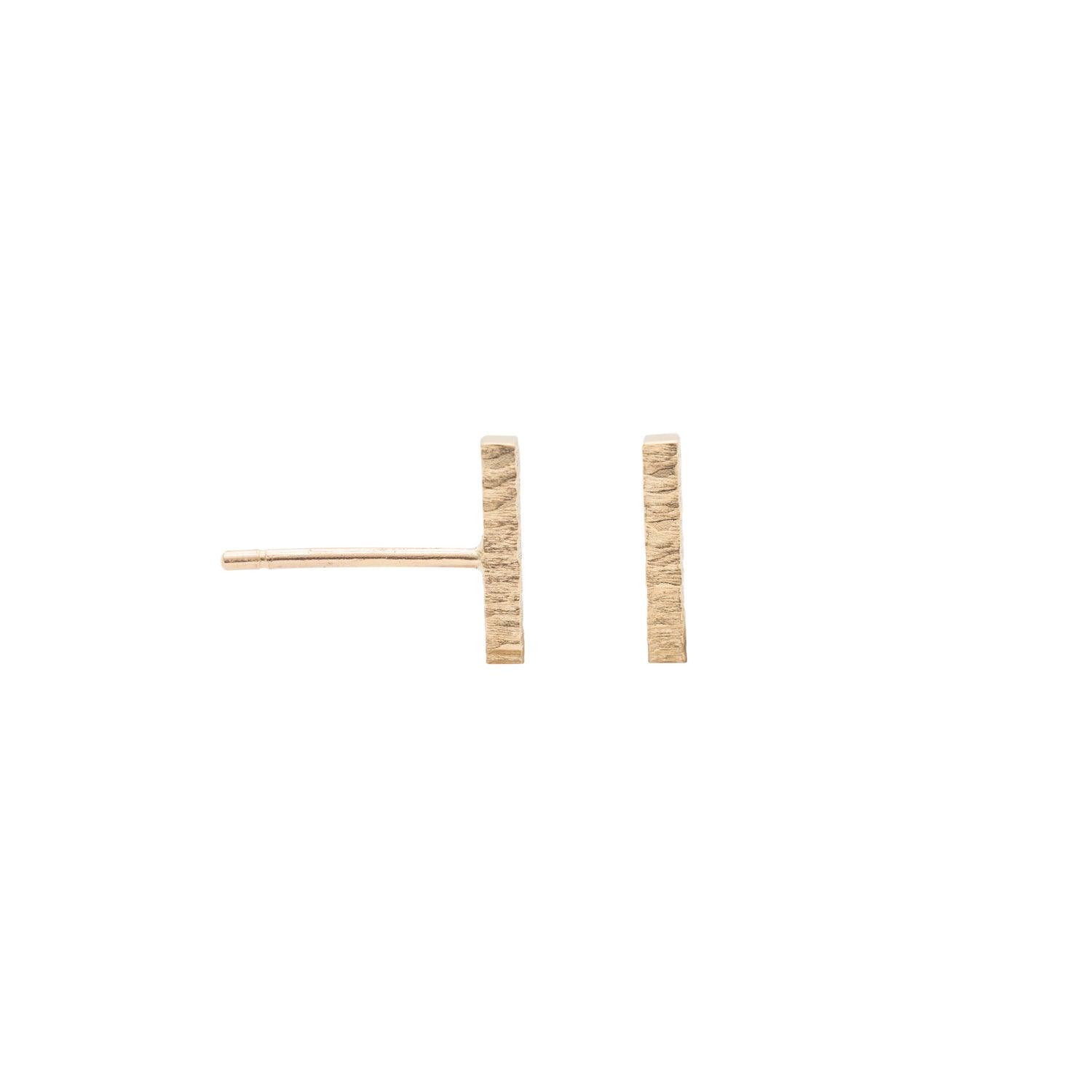 Bar 14k gold studs - Kat Cadegan