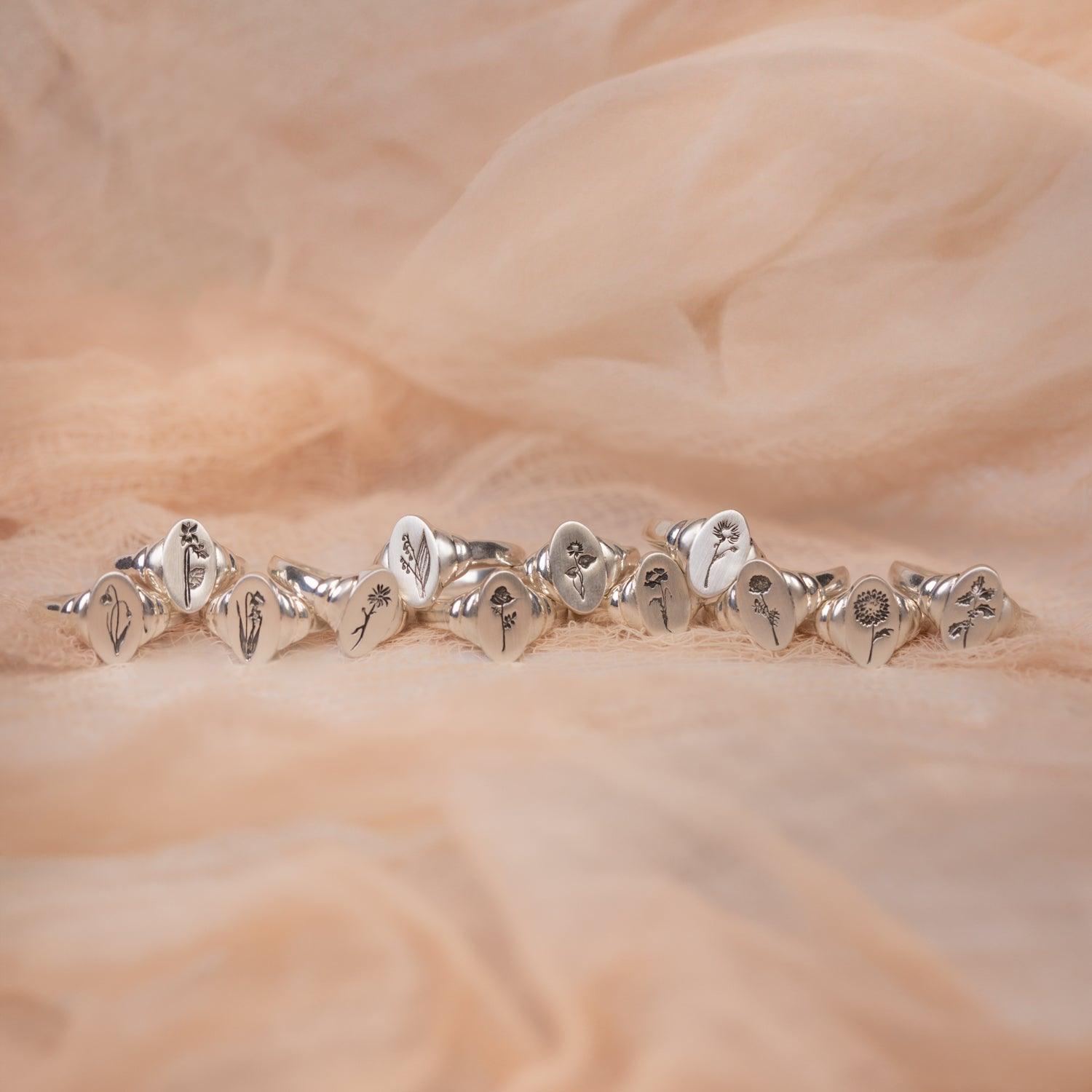 Birth flower - Ring - Kat Cadegan Jewellery