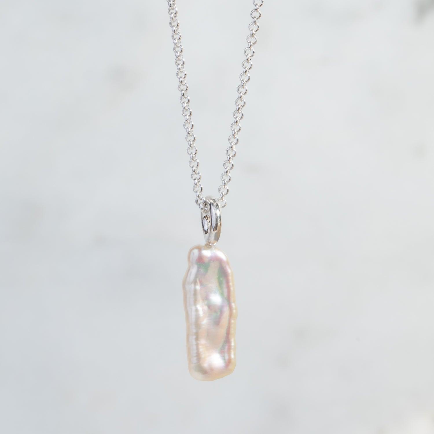 Estee - Pearl Pendant - Kat Cadegan