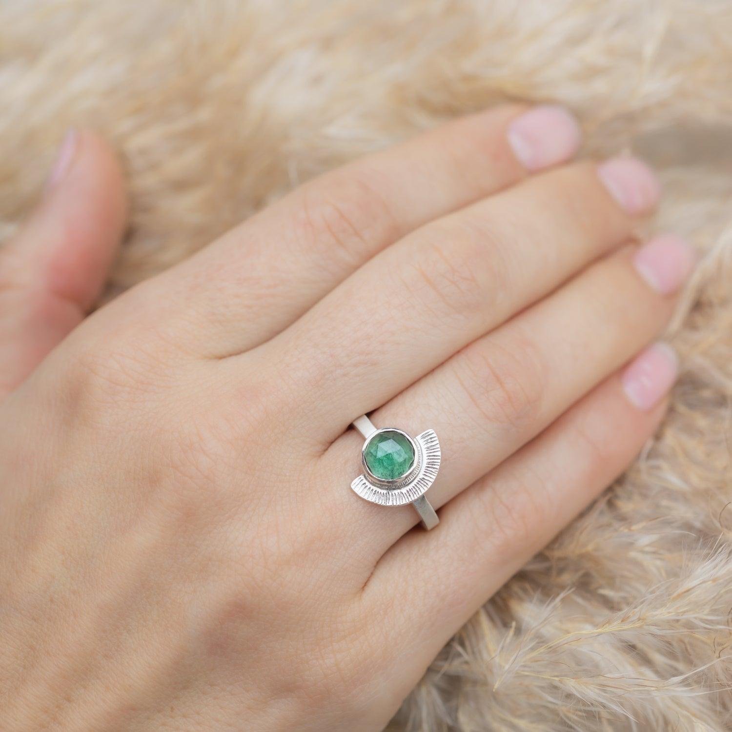 Hathor Ring - Kat Cadegan