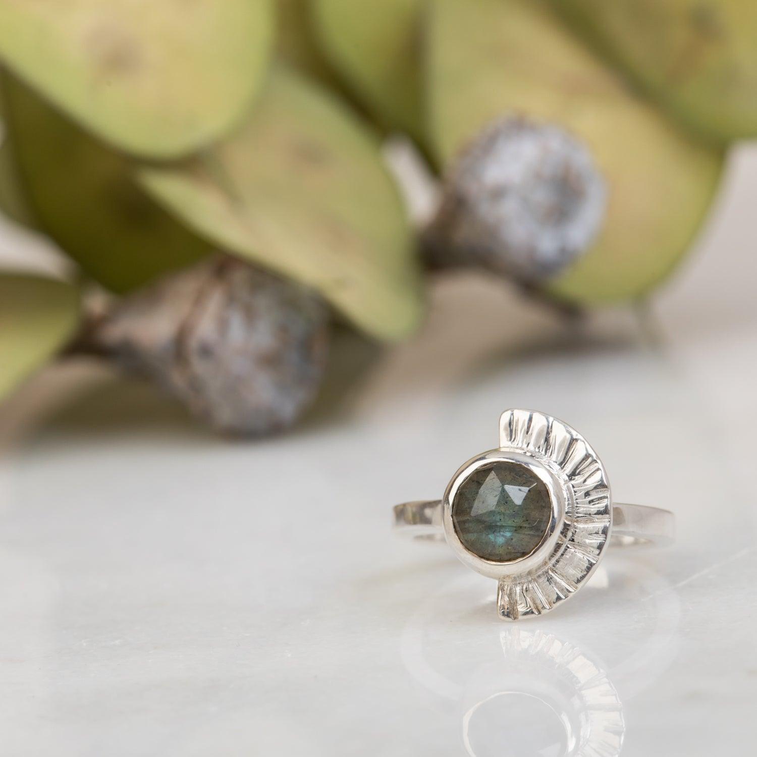 Hathor Ring - Kat Cadegan