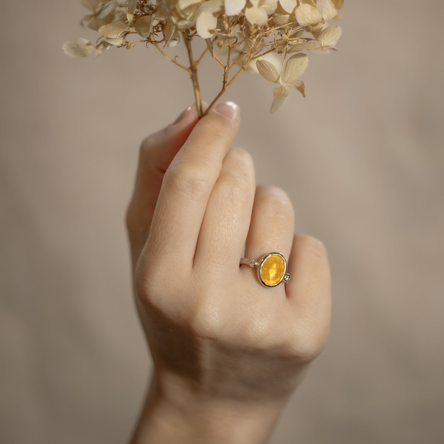 Hazel - welo opal ring - Kat Cadegan Jewellery