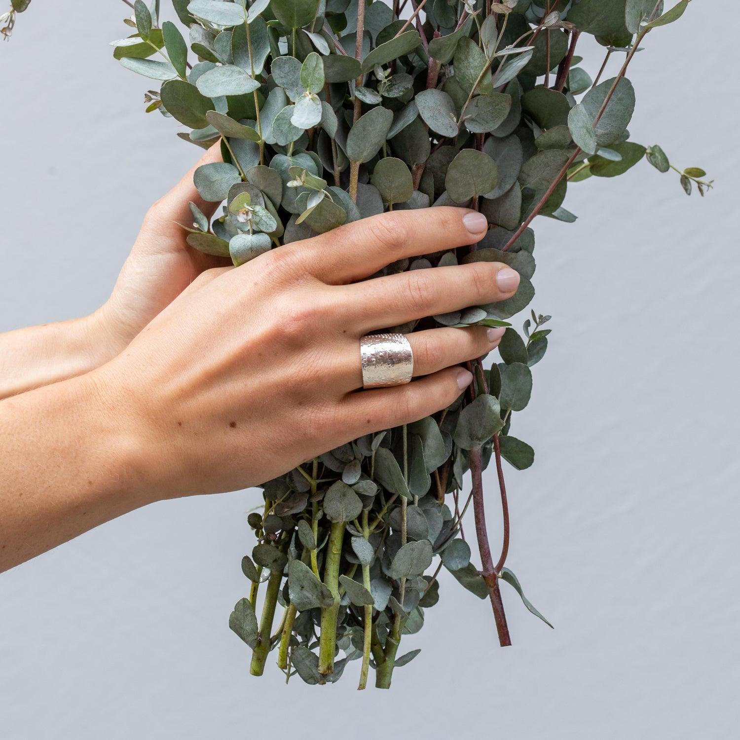 Neptune Ring - Kat Cadegan