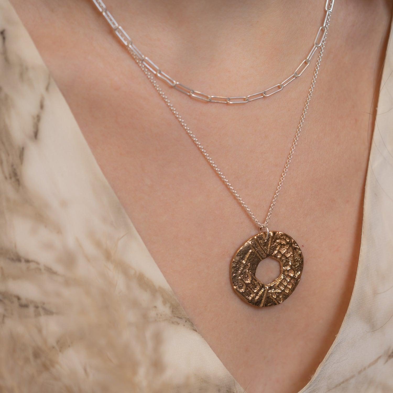 Shanghai Pendant - Kat Cadegan